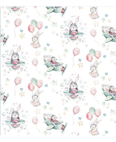 Papel de parede com céu de fundo e com aviões e coelhos fofos pilotando em tons leves de branco e rosa claro - Infantil 221