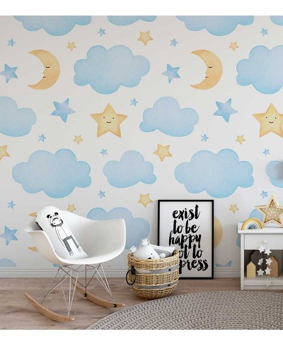 Papel de parede com nuvens, luas e estrelas, nas cores de azul, branco e amarelo