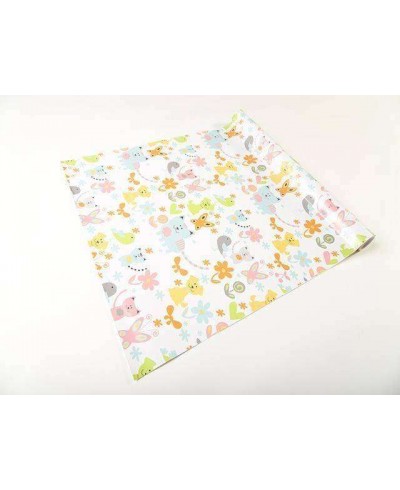 Papel de parede nas cores azul, laranja, amarelo, cinza, rosa e verde, com fundo branco - Infantil 155
