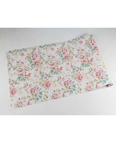 Papel de parede romântico flores na cor laranja, rosa e folhas verdes com fundo branco