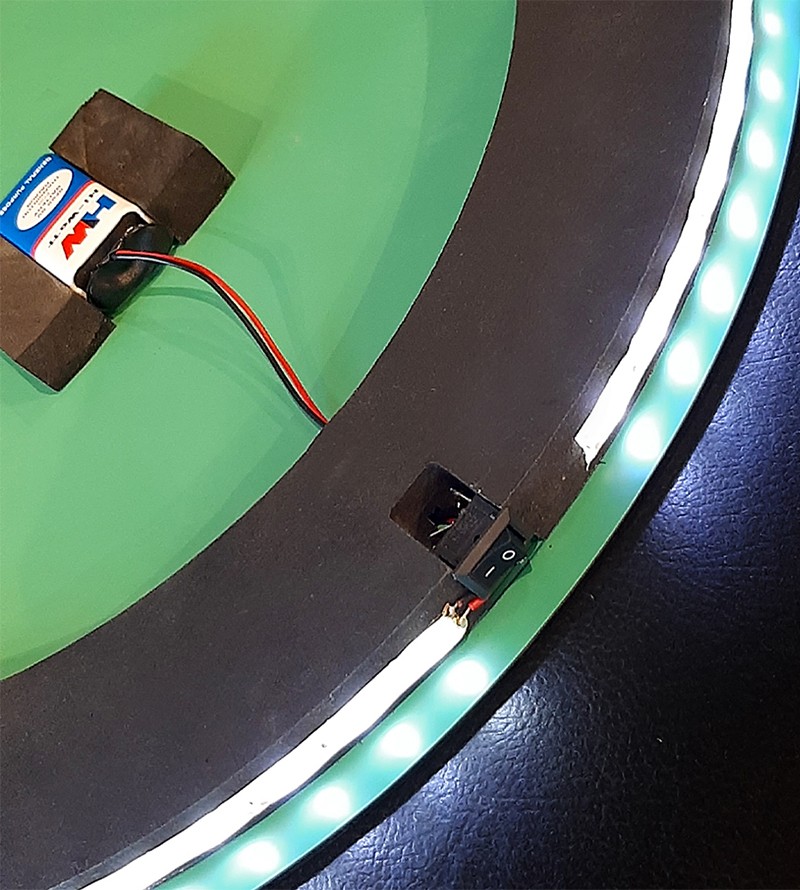 Espelho Redondo Decorativo com LED 30x30cm