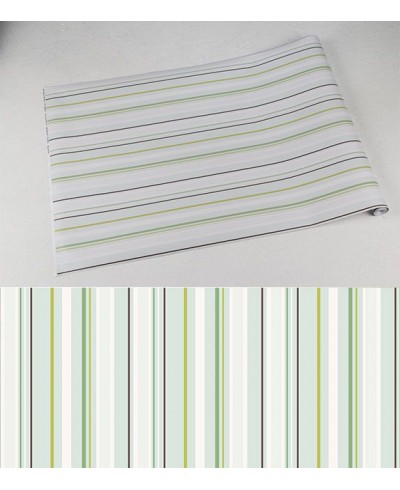 Papel de parede listrado de verde, verde oliva e branco