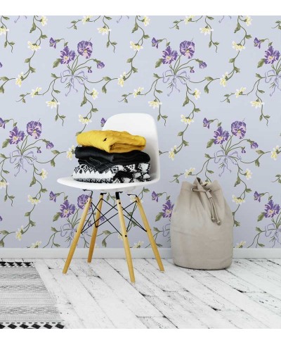 Papel de parede floral tons claros de azul, branco e amarela, folhagem em verde musgo e fundo roxo - Encanto 08