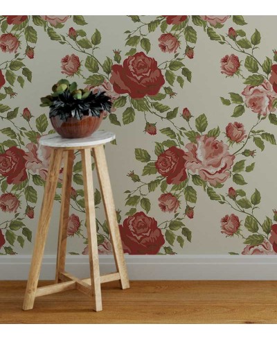 Papel de parede floral com fundo bege, flores em tons de vermelho e rosa com folhagem verde - Floral 32