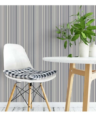 Papel de parede listrado cinza e creme